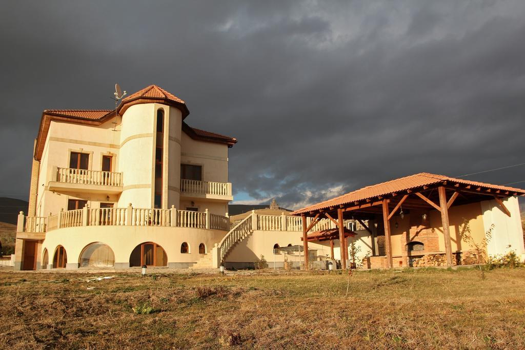 Tsaghkunq Guest House Sevan Exterior photo