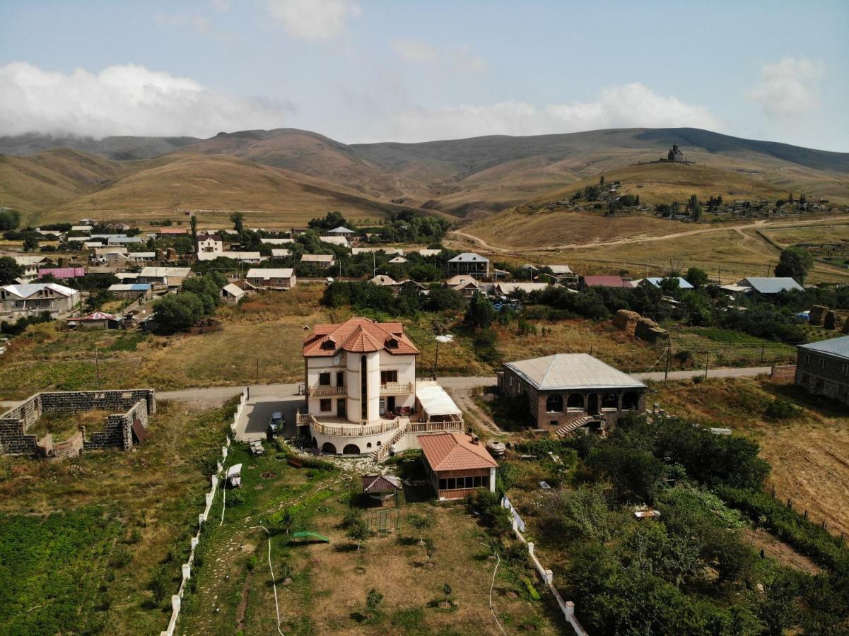 Tsaghkunq Guest House Sevan Exterior photo